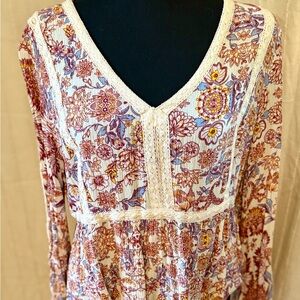 Altar'd State Boho Floral V-Neck Blouse - Cream and Purple